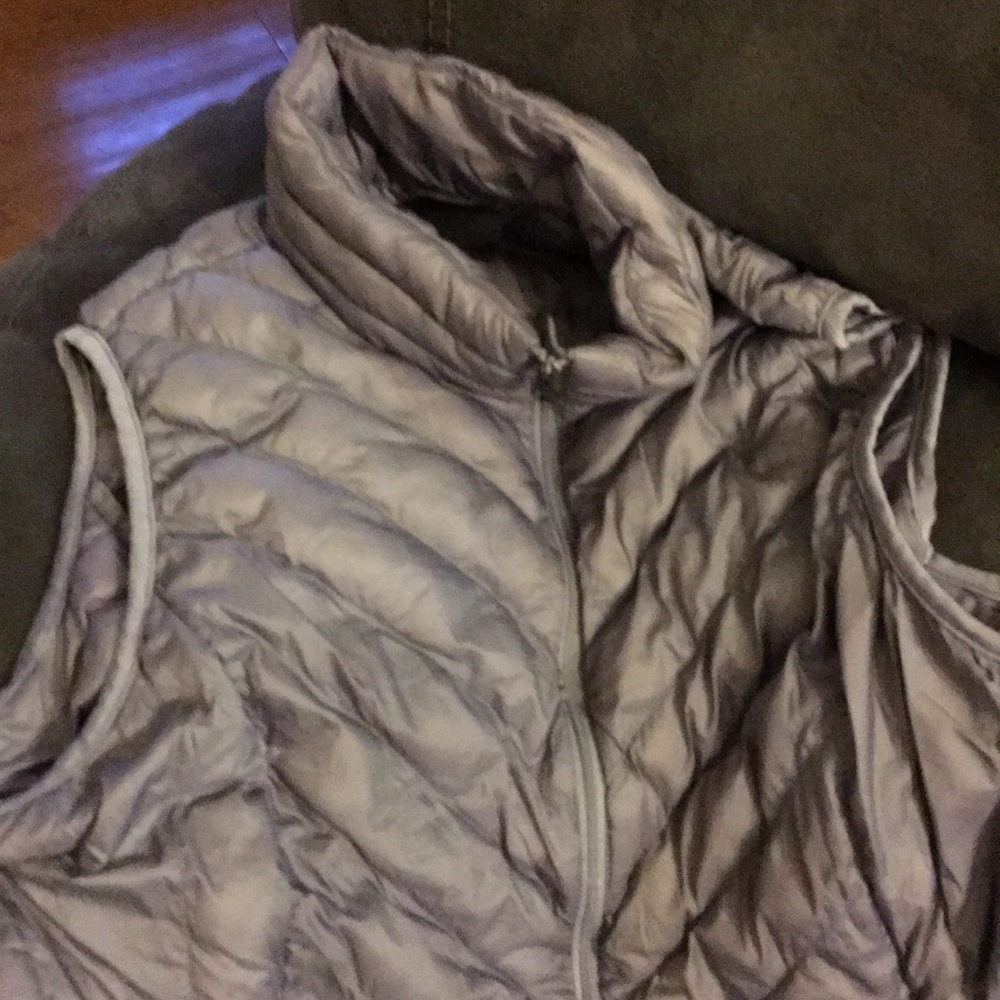 Vest - Picture 3 of 5